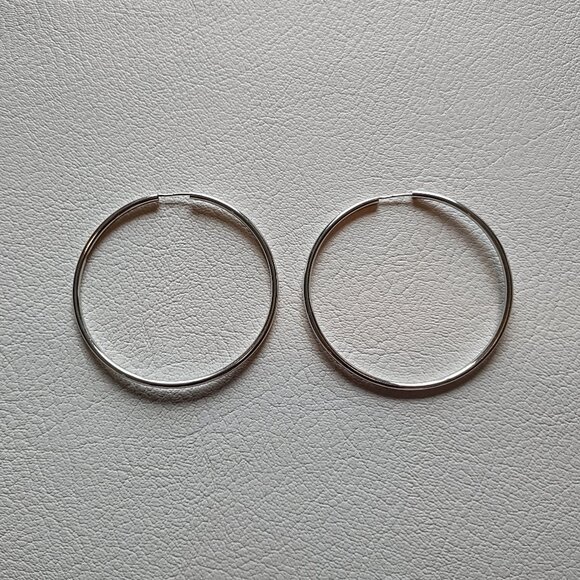 Vintage silver loop earrings - Picture 3 of 3